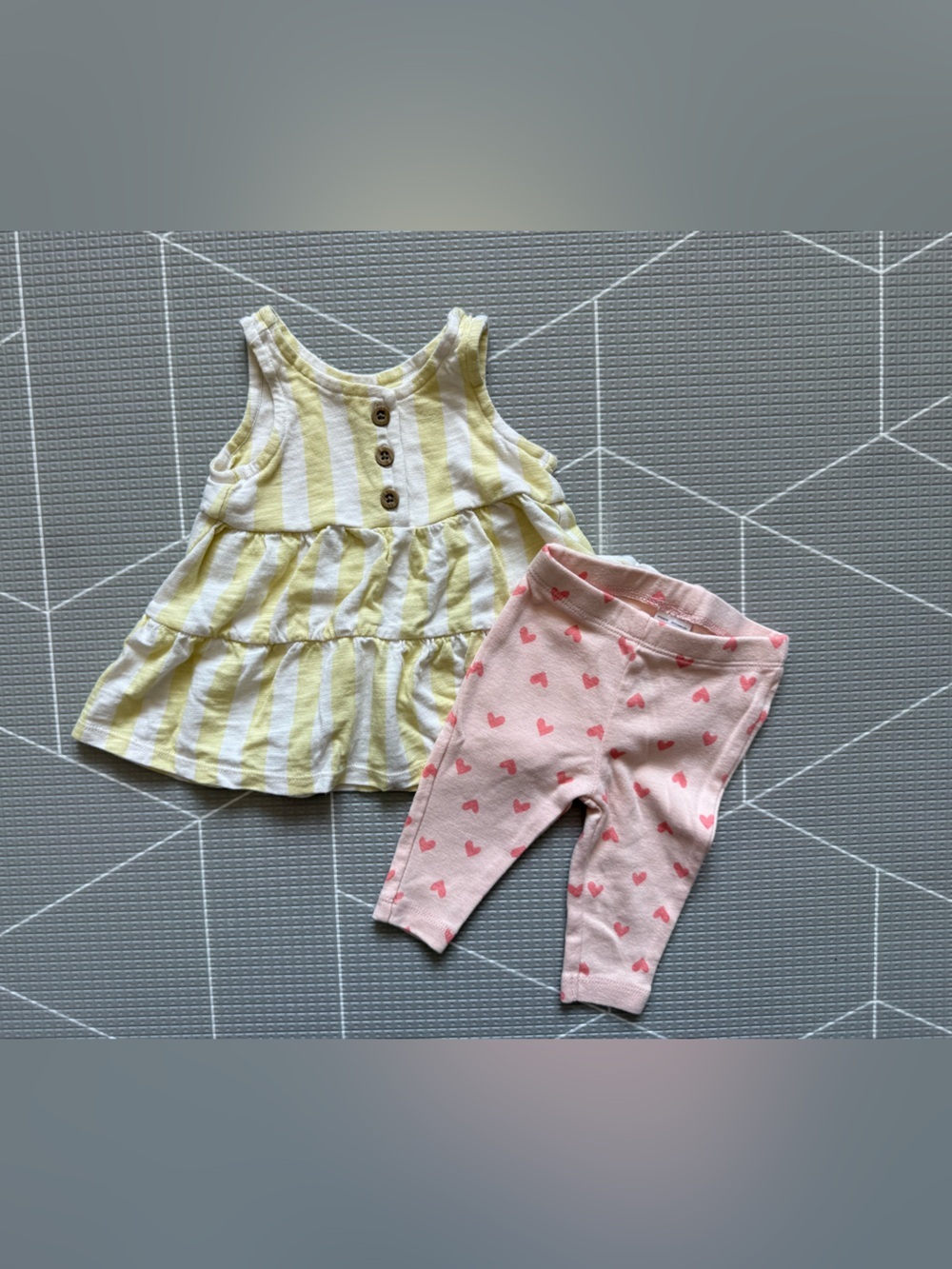 Cloud island|Baby girl set,Striped Yellow Tiered flowy tunic & Heart Leggings•••